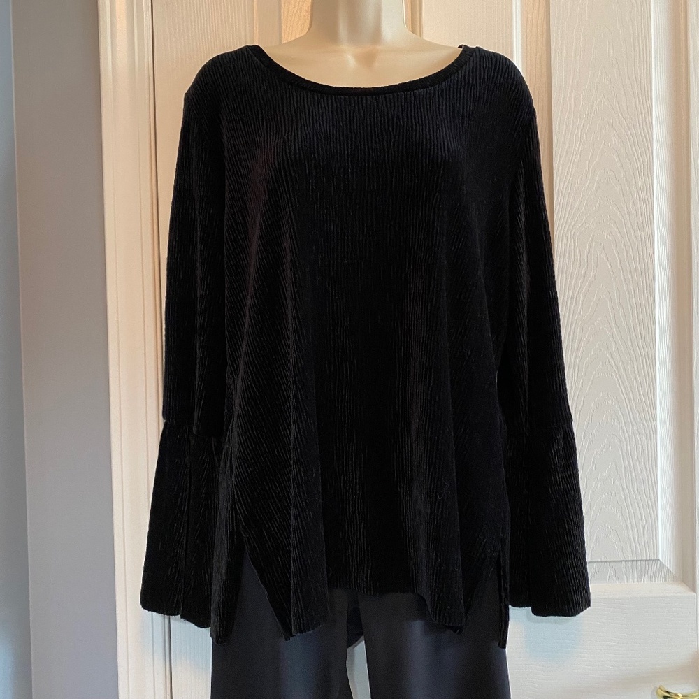 BUY 2 ITEMS & GET 1 FREE: Tribal Chenille Long Slv Top Sz L NWT!